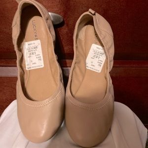 New Pair of tan flats